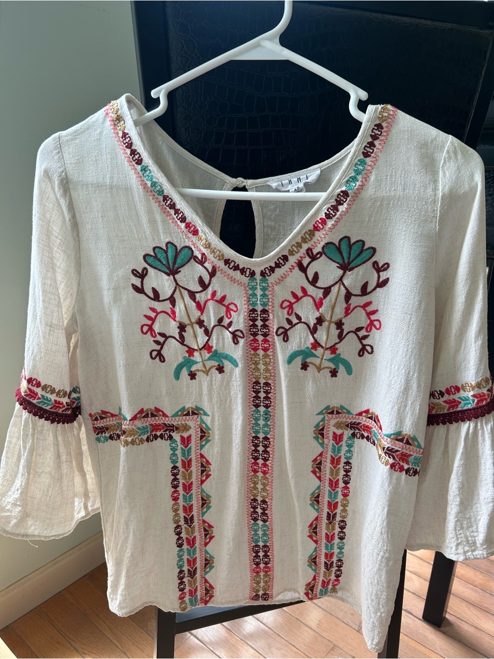 EUC THML Takara Embroidered bell sleeve blouse